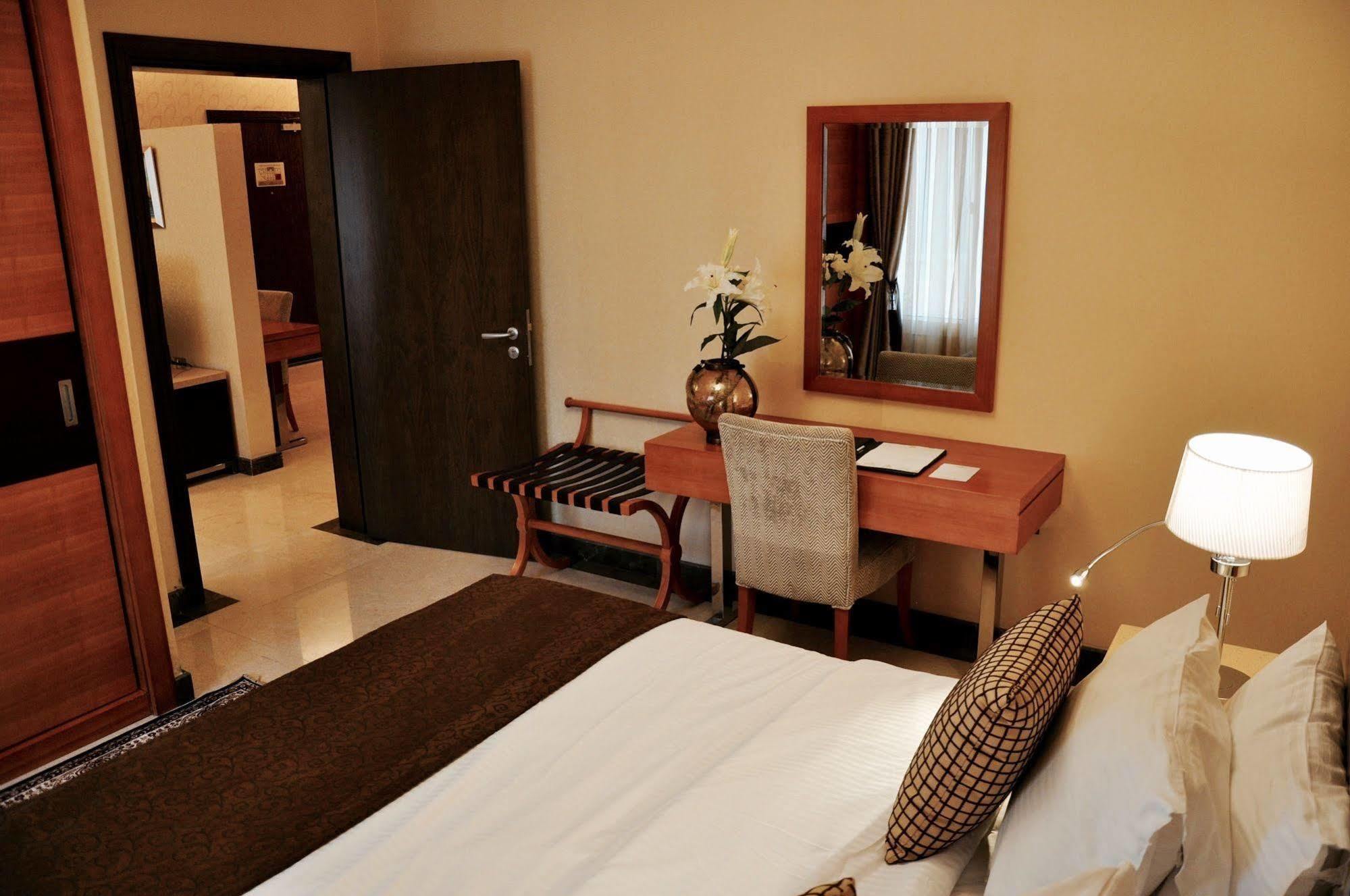Asherij Hotel Dauhá Exteriér fotografie